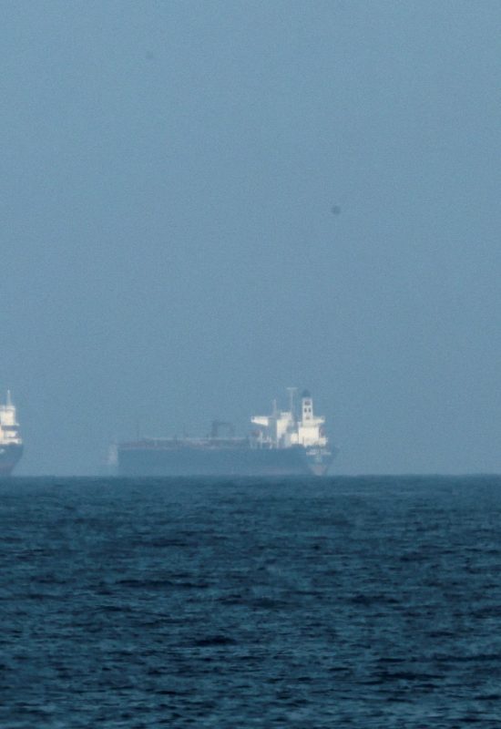 Estreito de Ormuz: Guarda Revolucionária desafia Trump a escoltar navios petroleiros