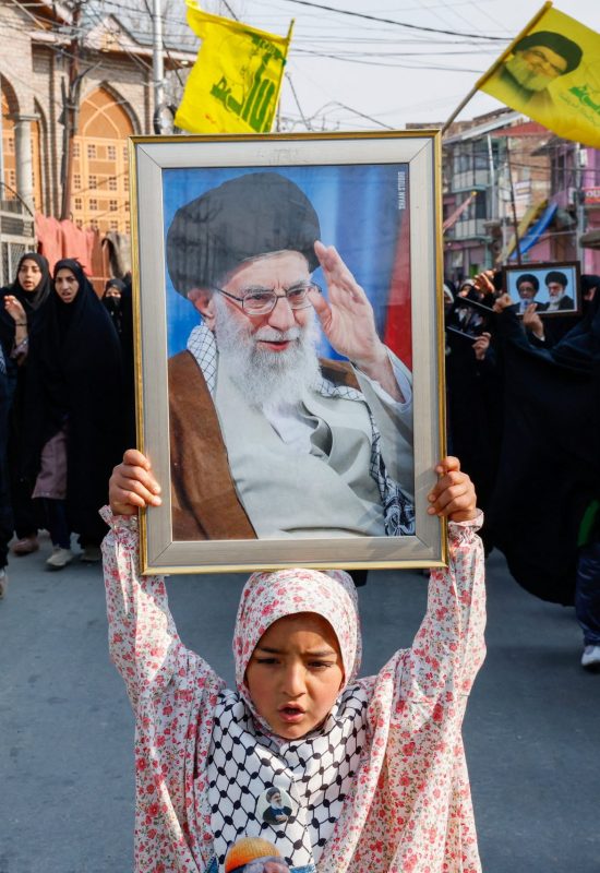 Irã escolhe novo líder supremo para suceder Ali Khamenei, diz mídia local