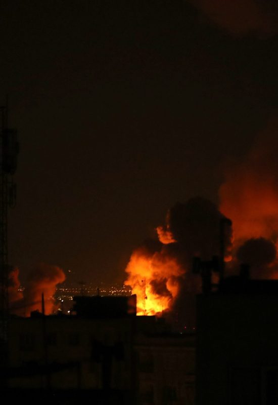 Uma semana de guerra no Oriente Médio: EUA exigem rendição, e Irã tenta estender o conflito com desgastes