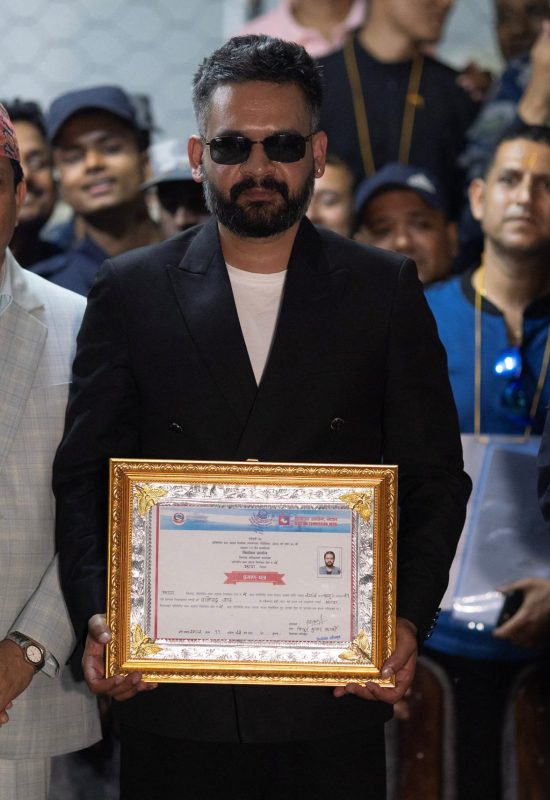 Rapper que se tornou político vence as eleições no Nepal após manifestações da 'Geração Z'