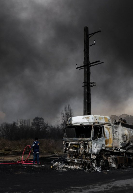EUA mandam mais 2.500 fuzileiros navais e um navio de guerra para o Oriente Médio em meio a guerra contra Irã, diz agência