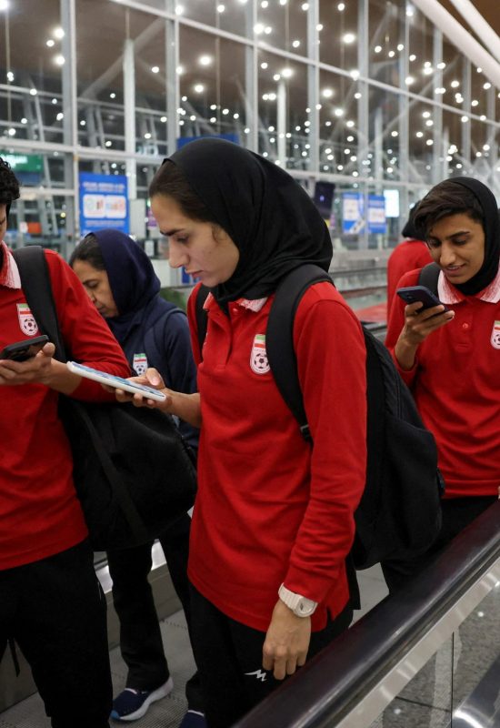 Jogadora da seleção feminina do Irã muda de ideia sobre asilo na Austrália e decide voltar ao país