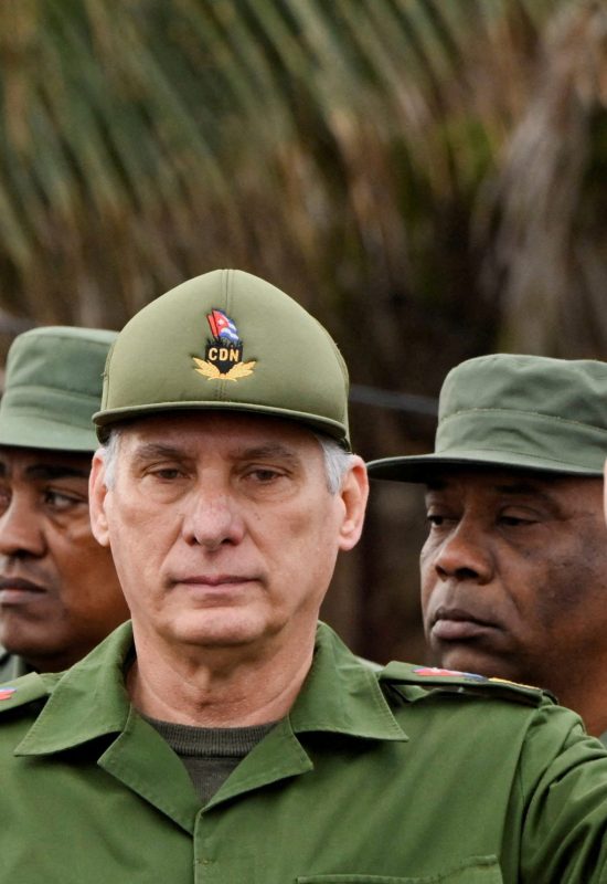 EUA avisam Cuba que presidente precisa deixar o cargo para que acordos sejam fechados, diz jornal