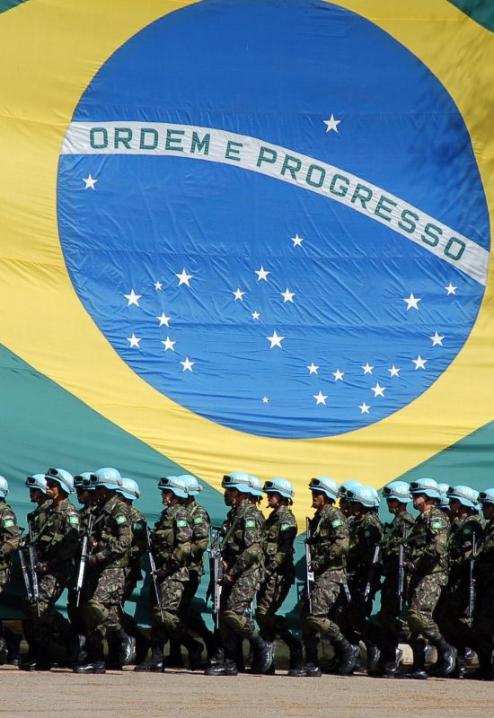 É #FAKE que Lula pediu 'alistamento militar imediato' de jovens que fazem 18 anos em 2026 por causa da guerra entre EUA e Irã