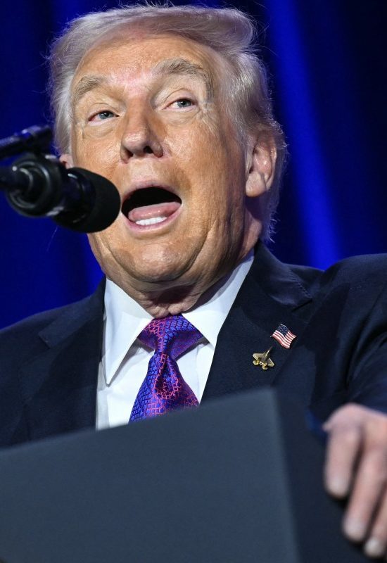 Assessor de Khamenei chama Trump de 'Satanás em pessoa' e promete destruir Israel