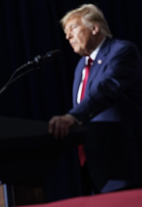 Susie Wiles, chefe de gabinete de Trump, é diagnosticada com câncer de mama, diz presidente dos EUA