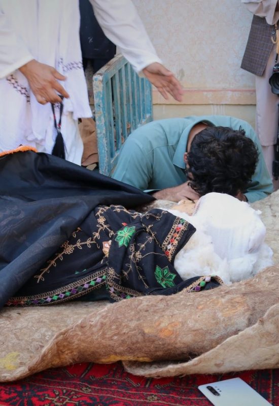 Afeganistão acusa Paquistão de bombardear hospital para usuários de drogas e matar 400 pessoas