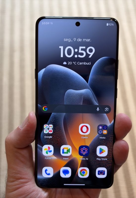 Motorola lança Signature, concorrente ‘fininho' do Galaxy S26 Ultra